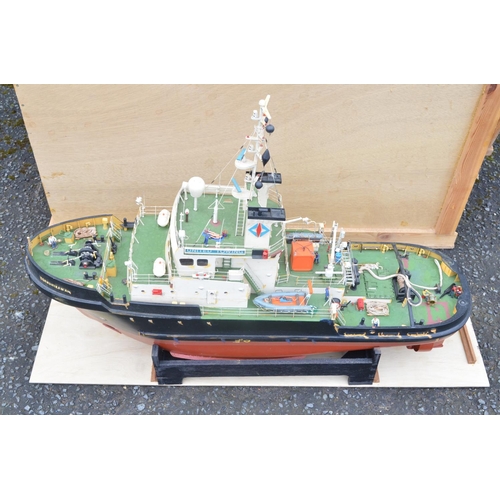 263 - Large radio controlled Tug boat model 'Yorkshireman' of Hull, fibre glass hull with mixed media deta... 