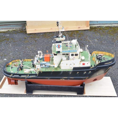 263 - Large radio controlled Tug boat model 'Yorkshireman' of Hull, fibre glass hull with mixed media deta... 