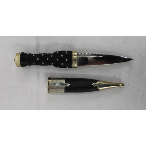 1095A - Quality modern copy of a 19th Sgian Dubh. Wooden handle with basket weave pattern and nails for deco... 