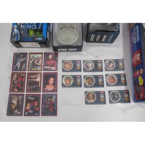 354 - Terminator 2 Future War, The Ultimate Terminator in original box, all button commands function, figu... 