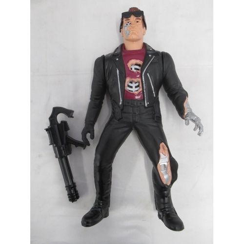 354 - Terminator 2 Future War, The Ultimate Terminator in original box, all button commands function, figu... 