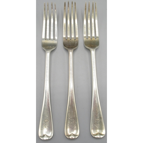 1254 - Three Edwardian silver forks with family coat of arms by Josiah Williams & Co, London, 1909, 7.4ozt