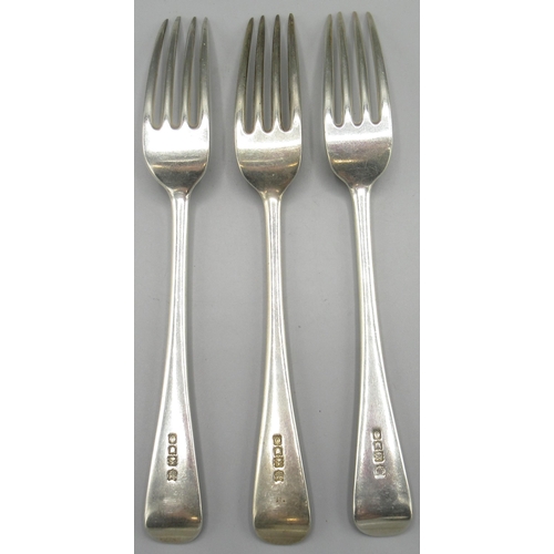 1254 - Three Edwardian silver forks with family coat of arms by Josiah Williams & Co, London, 1909, 7.4ozt