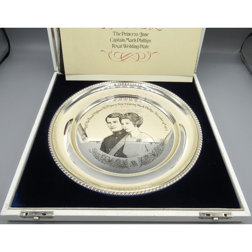 1264 - Princess Anne and Captain Mark Philips Silver Royal wedding plate, 9.2ozt