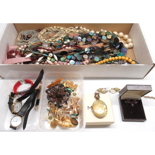 1259 - Quantity of costume jewellery incl, statement necklaces, watches, brooches, cuff links, beaded neckl... 