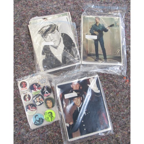 934 - Large collection of Elvis Presley memorabilia to inc. magazines, badges, reproduction posters, etc. ... 