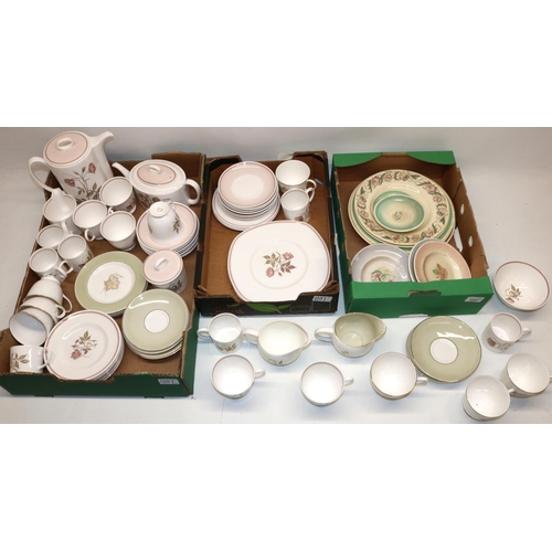 1207 - Collection of Susie Cooper teaware, predominantly Talisman and Day Lily patterns (3 boxes)