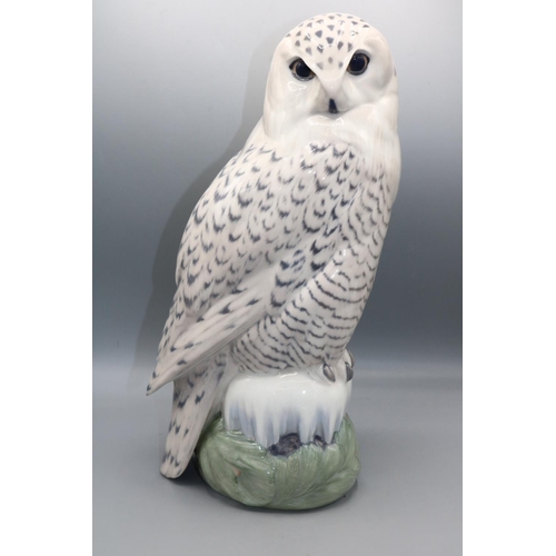 1511 - Large Royal Copenhagen figure of a Snowy Owl, numbered 1829, H40cm