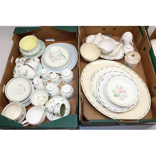 1522 - Collection of Susie Cooper teaware, various patterns incl. Gardenia and Fragrance (3 boxes)