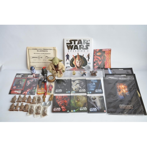 7 - Collection of Star Wars related items and collectibles to include Kellogg's cereal giveaway model fi... 
