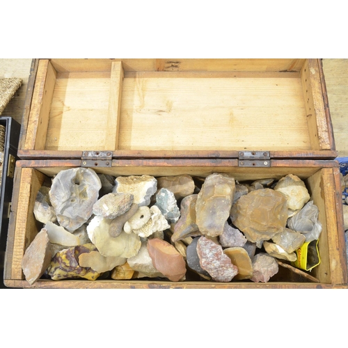 252 - Large collection of flint and stone tools, axe heads, scrapers, knives etc, many pieces with locatio... 