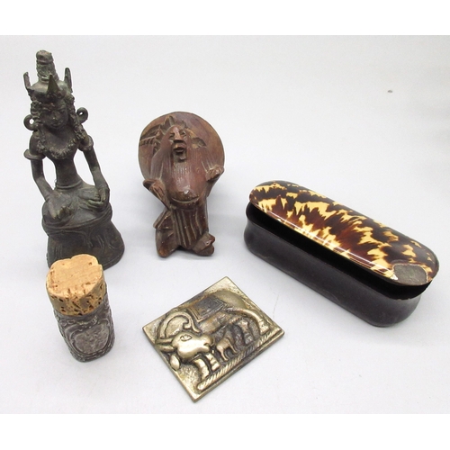 118 - Horn snuff box, carved Bavarian pipe end, a white metal repousse walking stick collar, etc. (Victor ... 