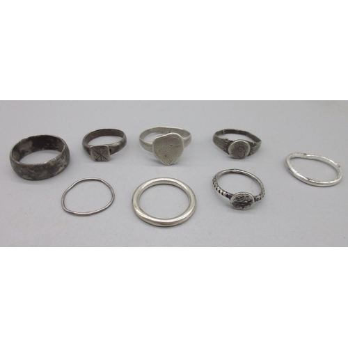 122 - Seven silver and white metal ancient rings (Victor Brox collection)