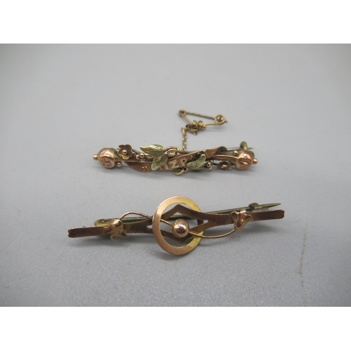 1006 - 9ct yellow and rose gold Mizpah foliate detail bar brooch, and a 9ct yellow gold brooch with circle ... 