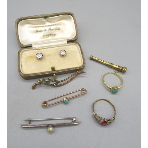 1645 - 9ct yellow gold bar brooch set with turquoise, another 9ct gold bar brooch set with pale blue stone,... 