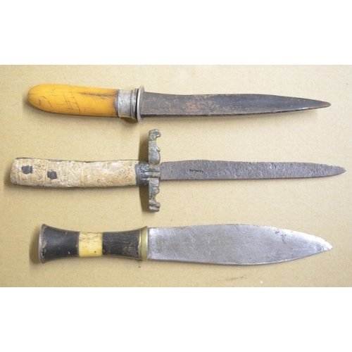 285 - Collection of historical knives to include a Spanish dress dagger, African tribal knife with horn an... 