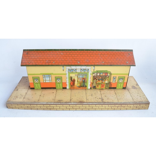 1733 - WITHDRAWN - Collection of unboxed vintage Hornby Meccano O gauge lithographed tinplate buildings and... 