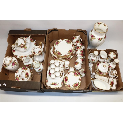 1390 - Collection of Royal Albert Old Country Roses dinnerware, teaware and decorative items, incl. eight t... 