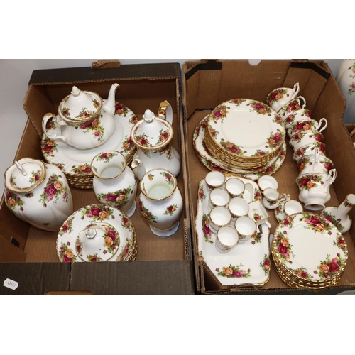 1390 - Collection of Royal Albert Old Country Roses dinnerware, teaware and decorative items, incl. eight t... 