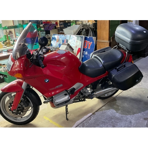 1194C - BMW R1100RS sport-touring motorcycle in red, 1995 model, 1100cc engine, mileage 38148, equipped with... 