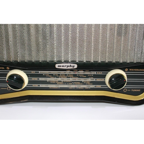 1376 - Murphy circa 1950s Bakelite radio. Original plastic grill with undamaged speaker cloth. Buttons and ... 