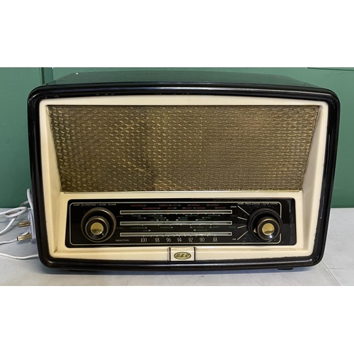 1379 - General Electric Company (GEC) 1950s domestic radio, model  BC5645. Original cloth speaker cover and... 