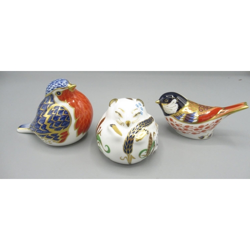 1607 - Royal Crown Derby paperweights, comprising sleeping harvest mouse, coal tit, and robin, all with gol... 