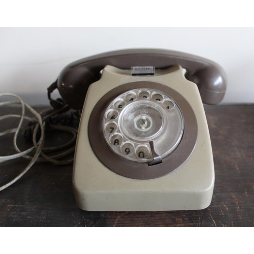 1237 - Pair of vintage GPO telephones, circa 1970s/1980s. Ivory and brown/grey colour. Complete with wiring... 