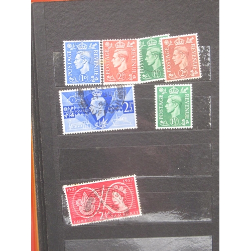 1400 - Two small red stamp books cont. a mixture of late C19th early and later C20th British stamps to inc.... 