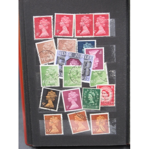 1400 - Two small red stamp books cont. a mixture of late C19th early and later C20th British stamps to inc.... 