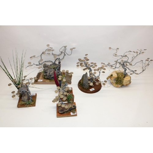 1728 - Collection of wire bonsai style money trees with real coins, max. H29cm (6)