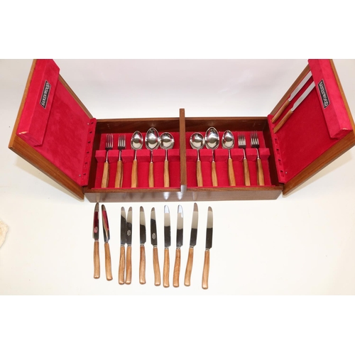 1396 - Fitted canteen of Sanenwood wooden handled stainless steel cutlery for six covers, c1960s