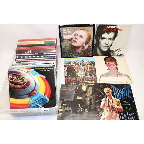 1571 - Collection of vinyl records and CDs, incl. colour pressings - The Beatles Sgt. Pepper Canadian marbl... 