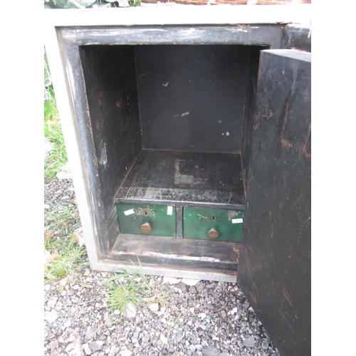 291 - Victorian safe with 2 x internal drawers, (46x46x61cm) (Victor Brox collection)