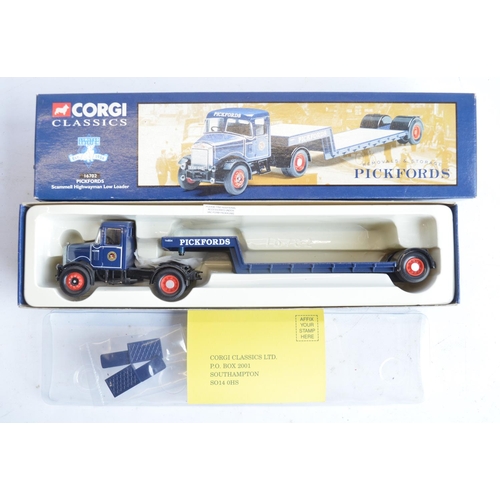 35 - Five boxed 1/50 scale limited edition Pickfords commercial vehicle models and model sets from Corgi ... 