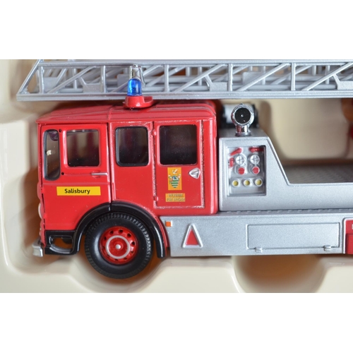 46 - Eighteen diecast fire and emergency vehicles from Corgi to include 15x 1/50 scale 'Nine Double Nine'... 
