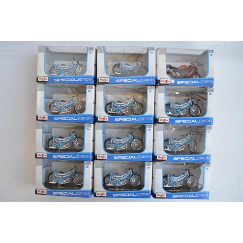 62 - Twelve boxed 1/18 scale plastic special edition motorcycle models from Maisto to include 11x Speedwa... 