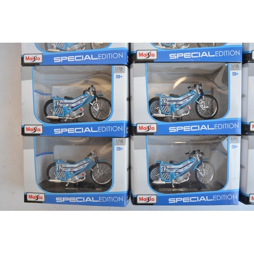 62 - Twelve boxed 1/18 scale plastic special edition motorcycle models from Maisto to include 11x Speedwa... 