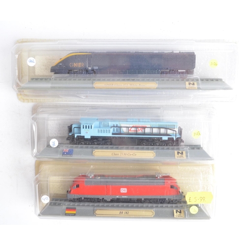 69 - Forty boxed 1/148 scale (N gauge) diecast model vehicles from Oxford diecast, mostly modern types in... 