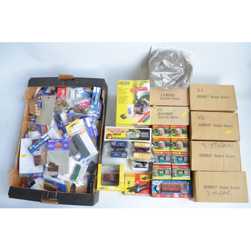 72 - Large collection of mostly OO gauge railway scenic accessories from Hornby, Scenix, B-T, Gilbow etc ... 