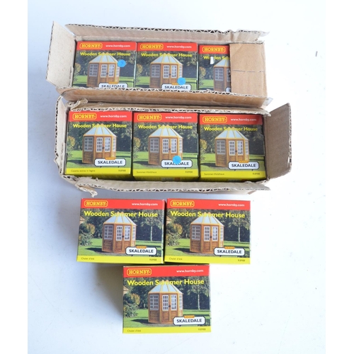 72 - Large collection of mostly OO gauge railway scenic accessories from Hornby, Scenix, B-T, Gilbow etc ... 