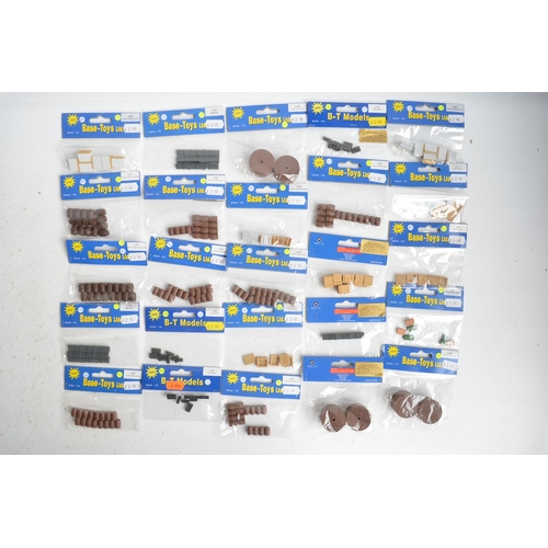 72 - Large collection of mostly OO gauge railway scenic accessories from Hornby, Scenix, B-T, Gilbow etc ... 