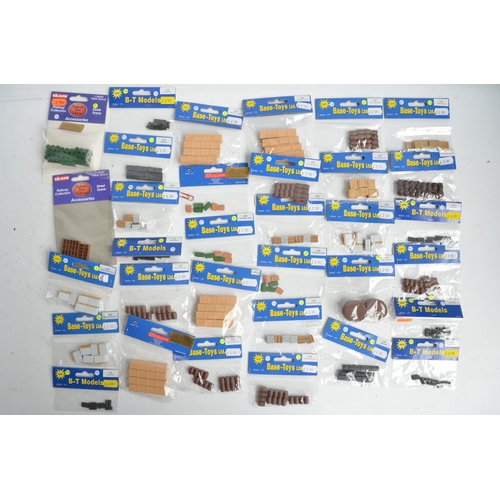 72 - Large collection of mostly OO gauge railway scenic accessories from Hornby, Scenix, B-T, Gilbow etc ... 