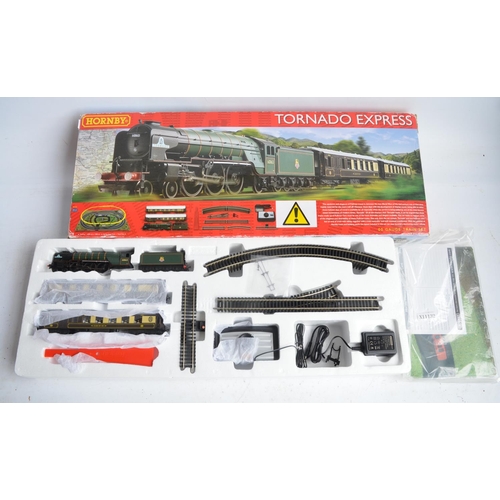 Hornby R1225 OO gauge Tornado Express train set in excellent little run condition set appears compl