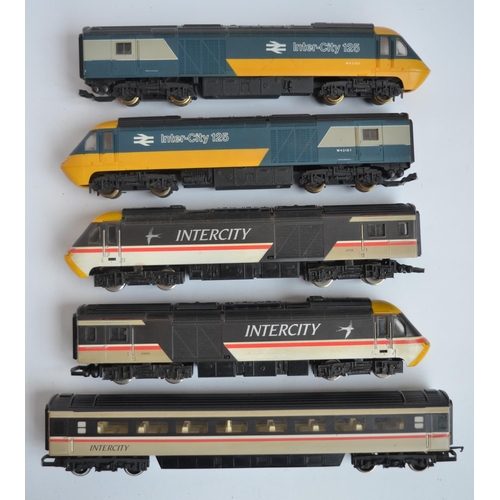 86 - Collection of OO gauge train models from Hornby and Triang to include BR InterCity 125s with power a... 