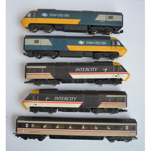 86 - Collection of OO gauge train models from Hornby and Triang to include BR InterCity 125s with power a... 