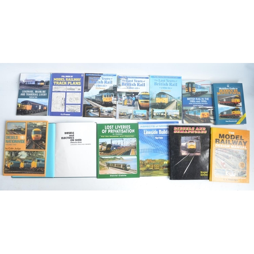 114 - Large collection of railway related books, brochures and magazines including Hornby catalogues. Also... 