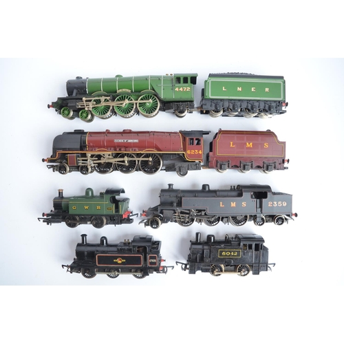 88 - Collection of OO gauge electric train models from Hornby to include R548 Flying Scotsman boxed set (... 