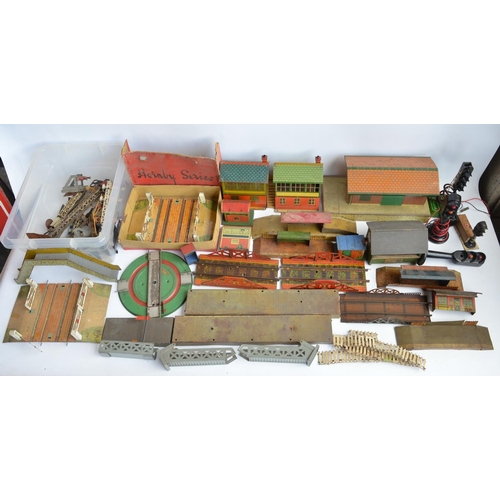 95 - Large collection of vintage Hornby Meccano O gauge tin plate and metal layout accessories including ... 