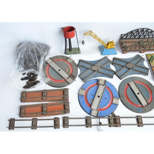 95 - Large collection of vintage Hornby Meccano O gauge tin plate and metal layout accessories including ... 